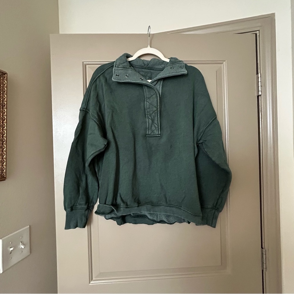 Aerie Green Button-Up Pullover sweatshirt